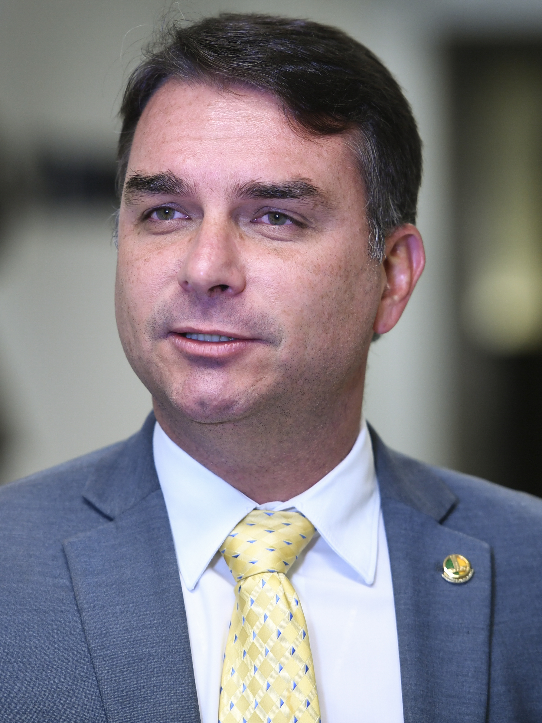 Senator Flávio Bolsonaro giving an interview