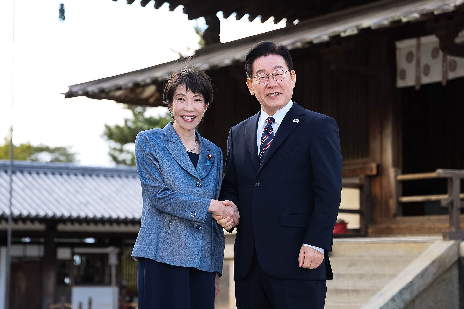 Lee Jae Myung and Sanae Takaichi visit Hōryū-ji temple in Nara, Japan